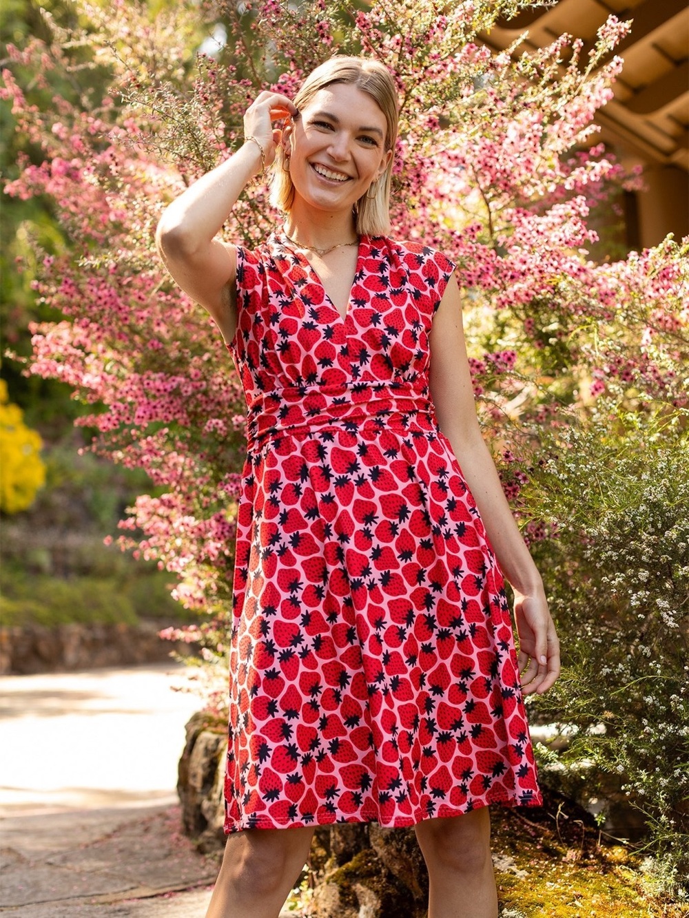 Lesley Evers Red Strawberry-Print V-Neck Midi Dress sz L NWT so soft!!